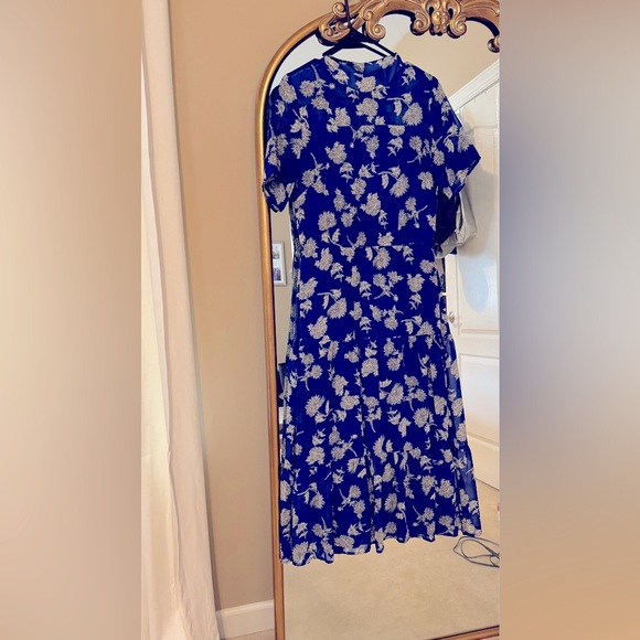 Lulu’s Floral midi dress - Picture 4 of 5